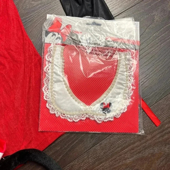 Minnie Mouse long sleeve shirt with accessories Size M/L - Picture 3 of 5